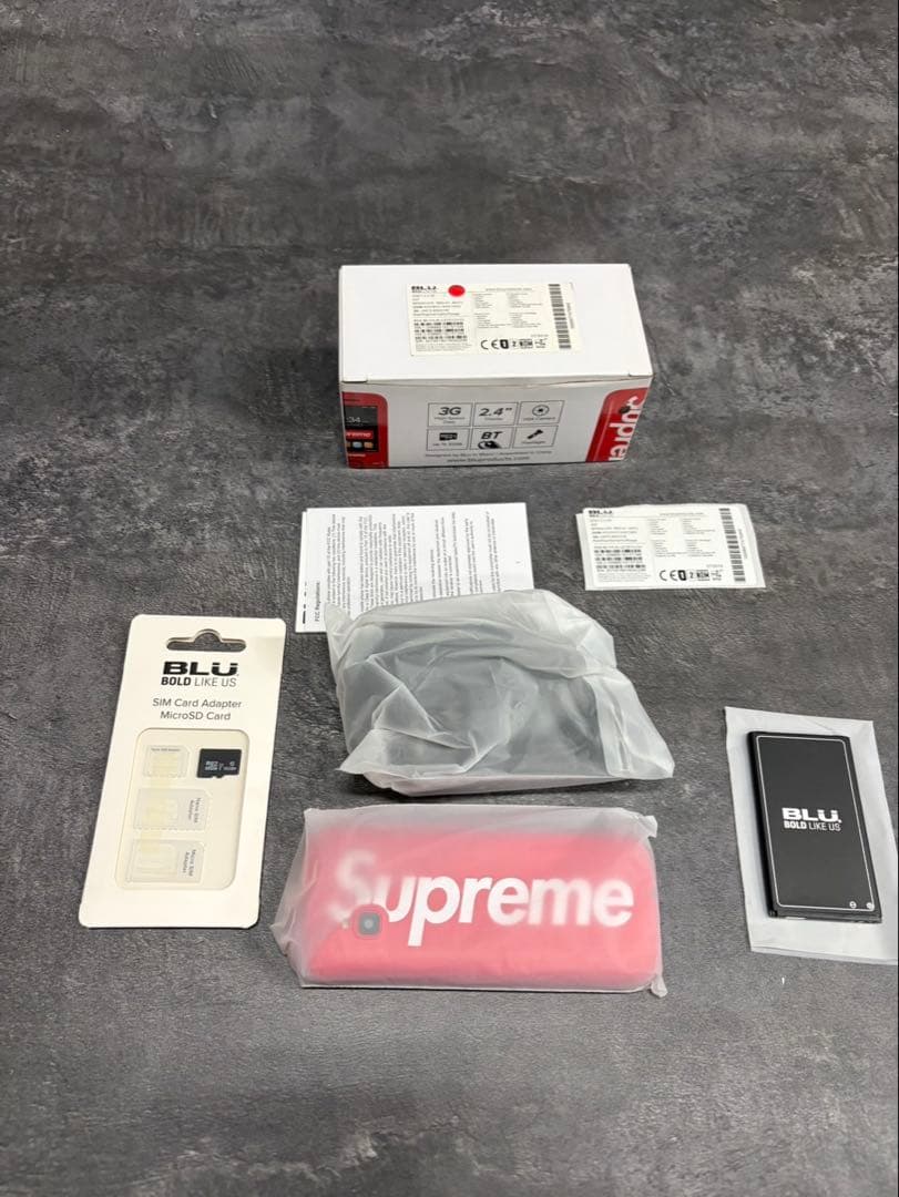 supreme BLU バーナーフォン