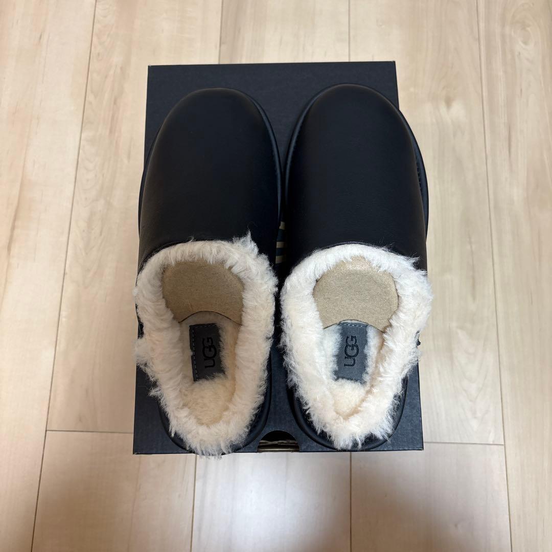UGG [アグ] クラシックスリッポン ノアール