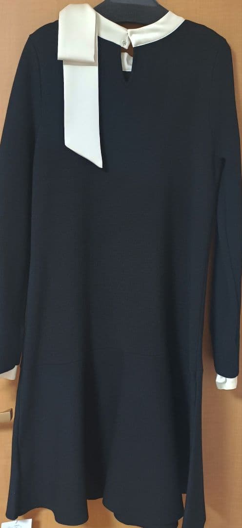 【新品】アプワイザーリッシェ　ネックリボンミニニットワンピース