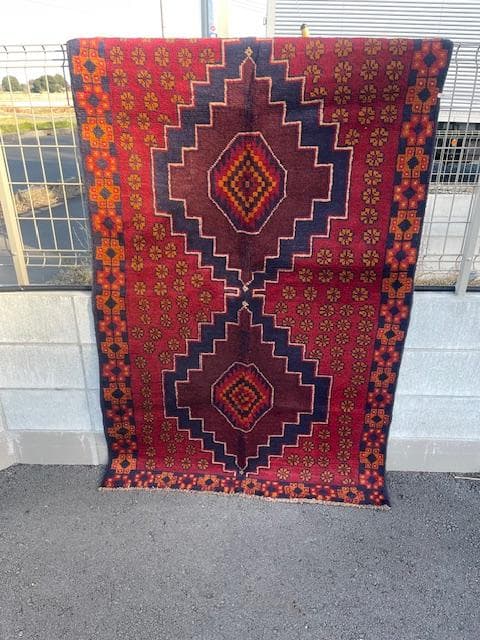 30～40年くらい前のペルシャヴィンテージラグ サイズ:185x115cm