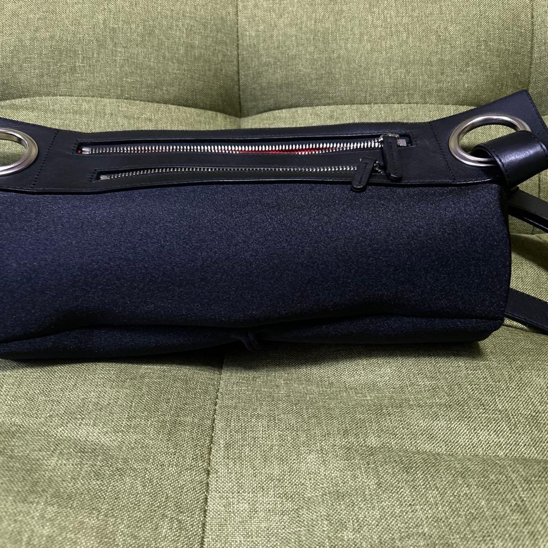 kawa-kawa カワカワ wet ハトメ ボディバッグ 肩がけ 斜め掛け　M