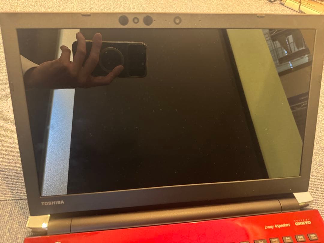 TOSHIBA dynabook レッド ノートPC