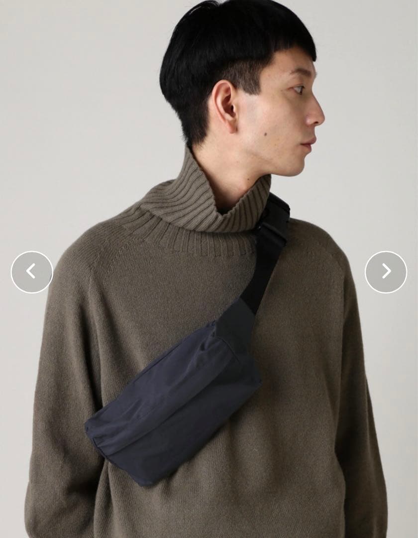 ほぼ未使用 マーガレットハウエル ボディバッグ ネイビー　プライスタグあり