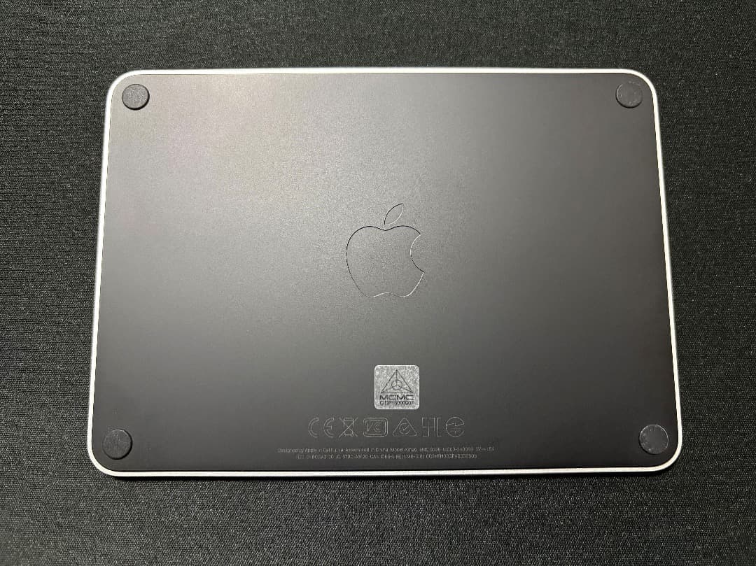 Apple Magic Trackpad（USB-C） ブラック