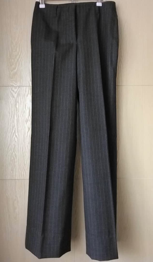 ダークグレー ストライプ ビジネススーツ 上下セット(バーバリー）