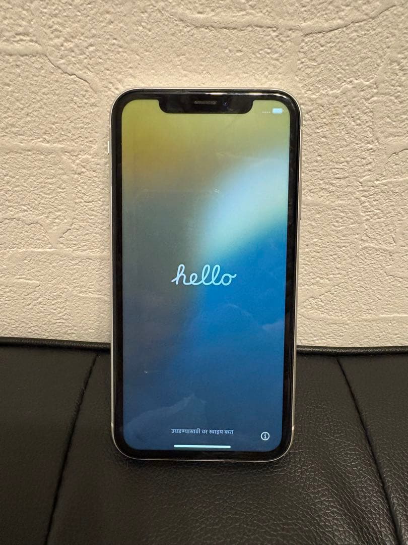 iPhone XR 64GB ホワイト au SIMロックあり 初期化済み