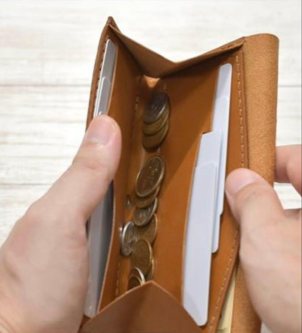 ほぼ1万円札サイズの中身にアクセスしやすい薄 めの長財布　右利き用黒※中古