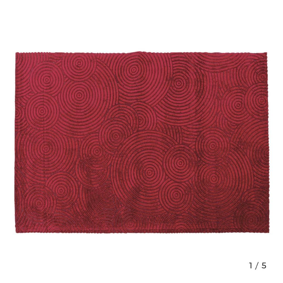 新品未使用KAREカレ トンド170x240cm　カーペット ラグ赤