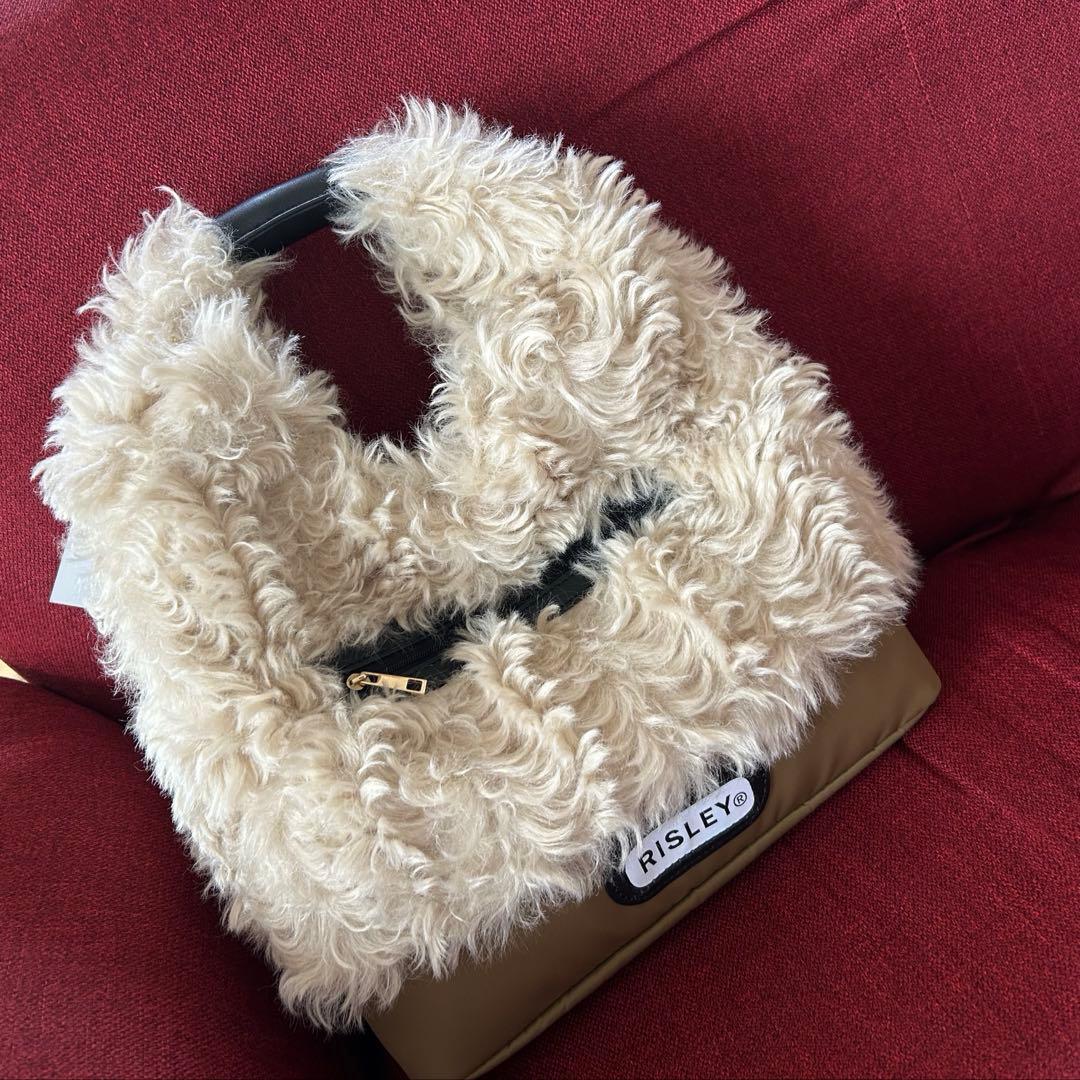 新品:RISLEYリズレー♡トライアングルファーバッグ♡アウトドアコラボバッグ⭐︎