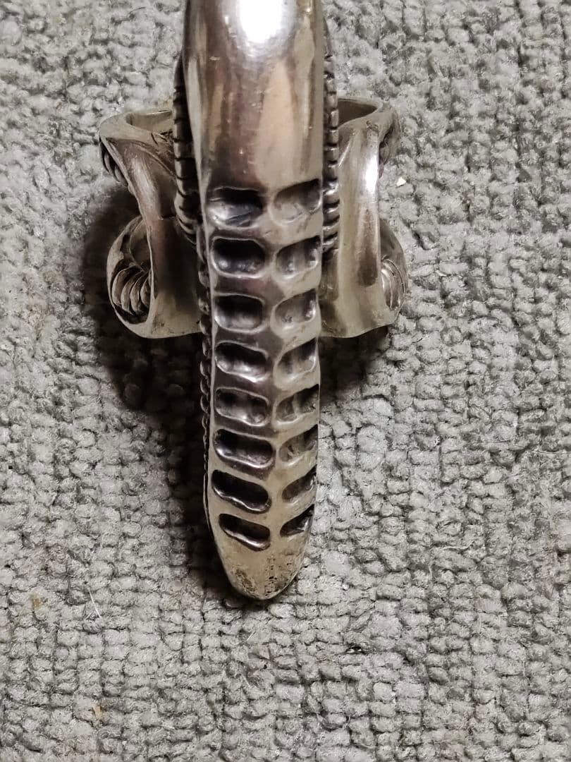 エイリアンデザイン 　シルバーリング　スターリング刻印アリ