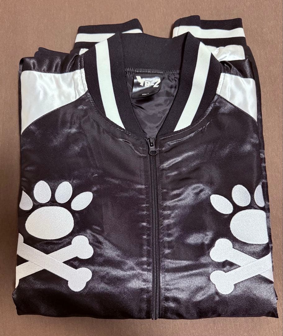 戌神ころね 活動5周年記念　ころねが着ているスカジャン