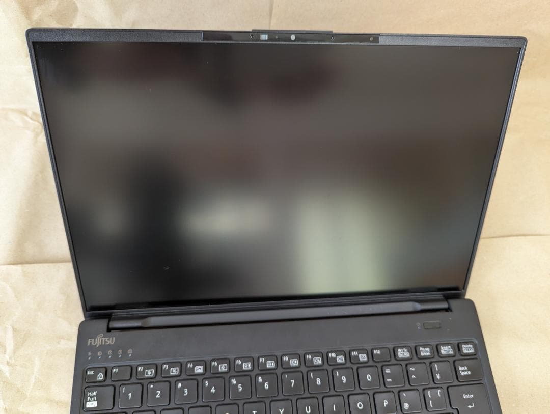 富士通 LIFEBOOK 第13世代Core i5/16GB/1TB/689g