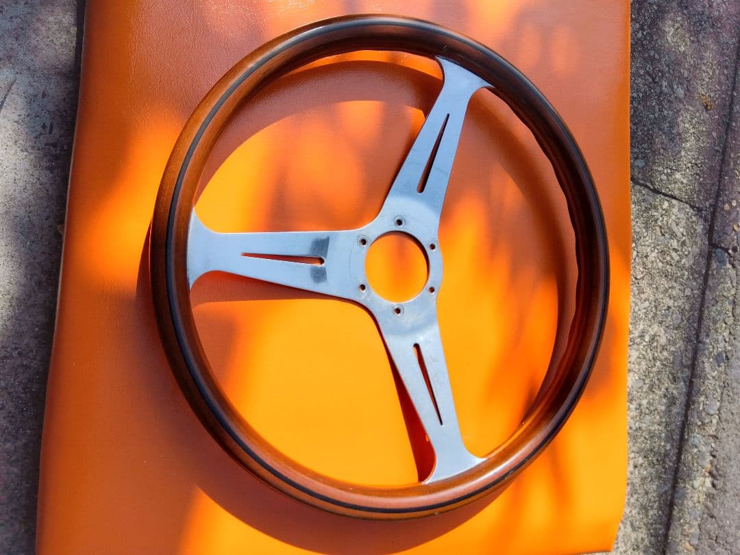 希少　ナルディ　ビンテージステアリング　クラッシックウッド