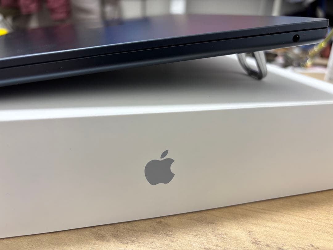 MacBook Air M3 メモリ8 G 256G 超極上　バッテリー100%