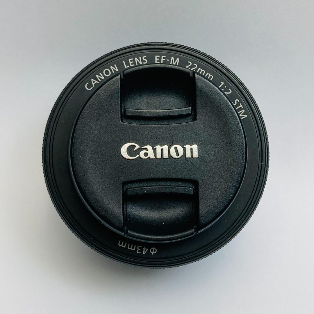 CANON EF-M 　22ｍｍ　+　レンズフードEW-43付き