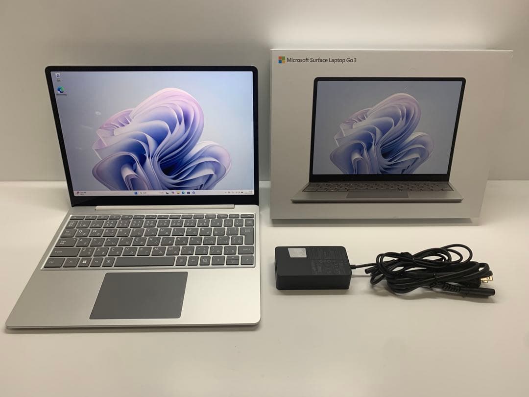 美品 Surface Laptop Go3 Core i5 8GB 256GB