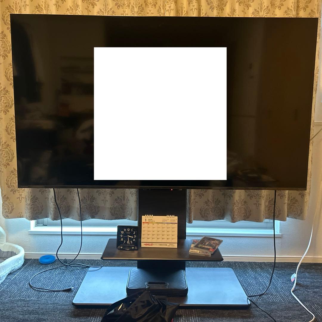 65インチ液晶テレビ