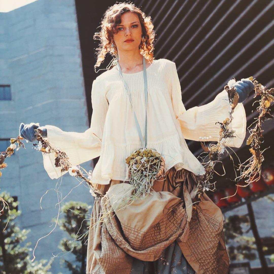 Wonderful World ブロードピンタック遣い長袖ブラウス・ブルーグレー