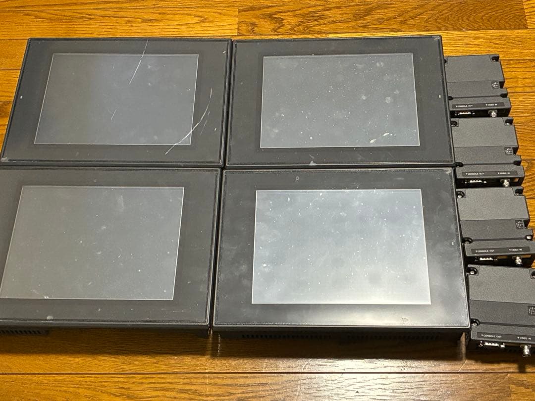 KEYENCE タッチパネル　VT3-V10 四台セット　起動確認済