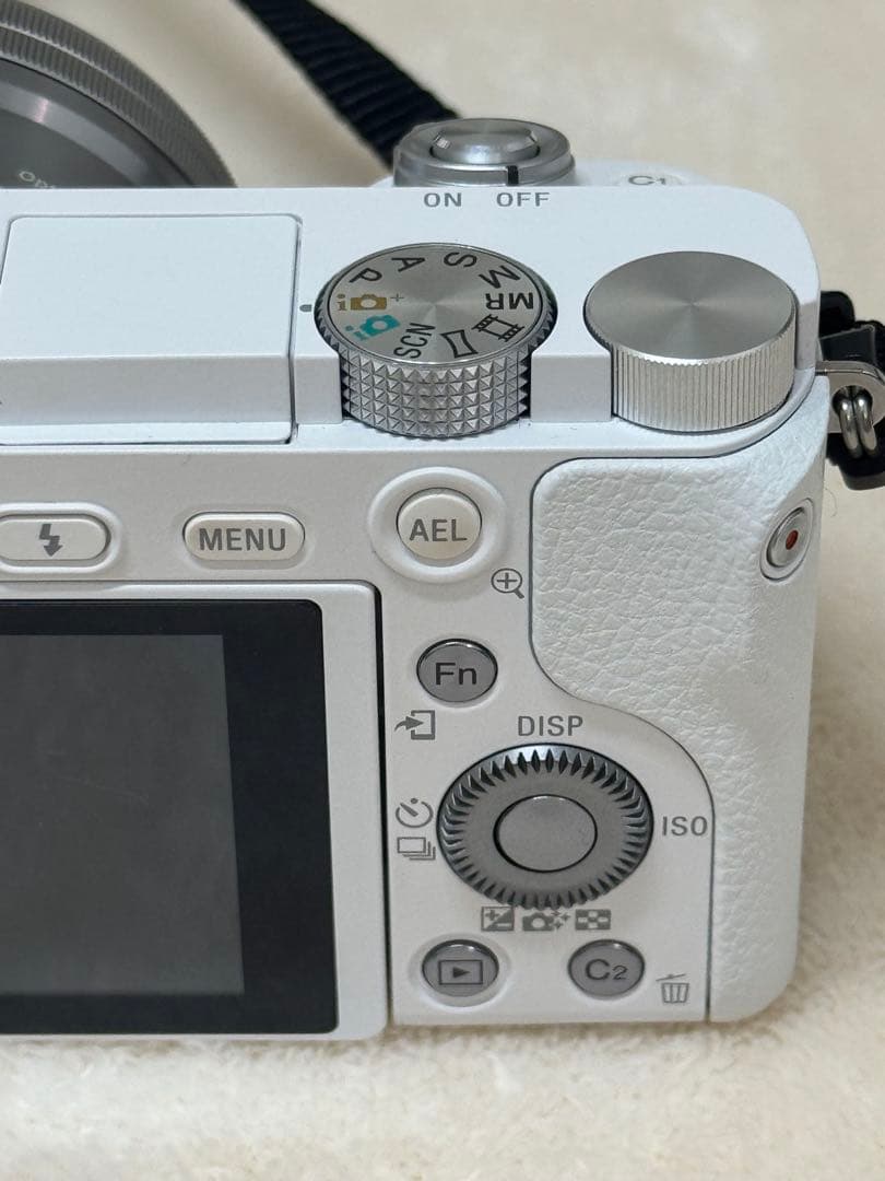 ソニー ミラーレス一眼カメラ α6000