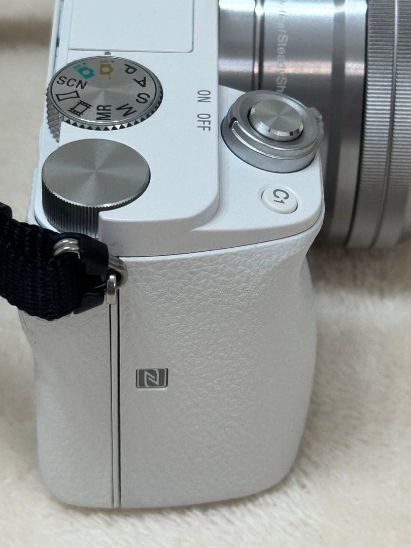 ソニー ミラーレス一眼カメラ α6000