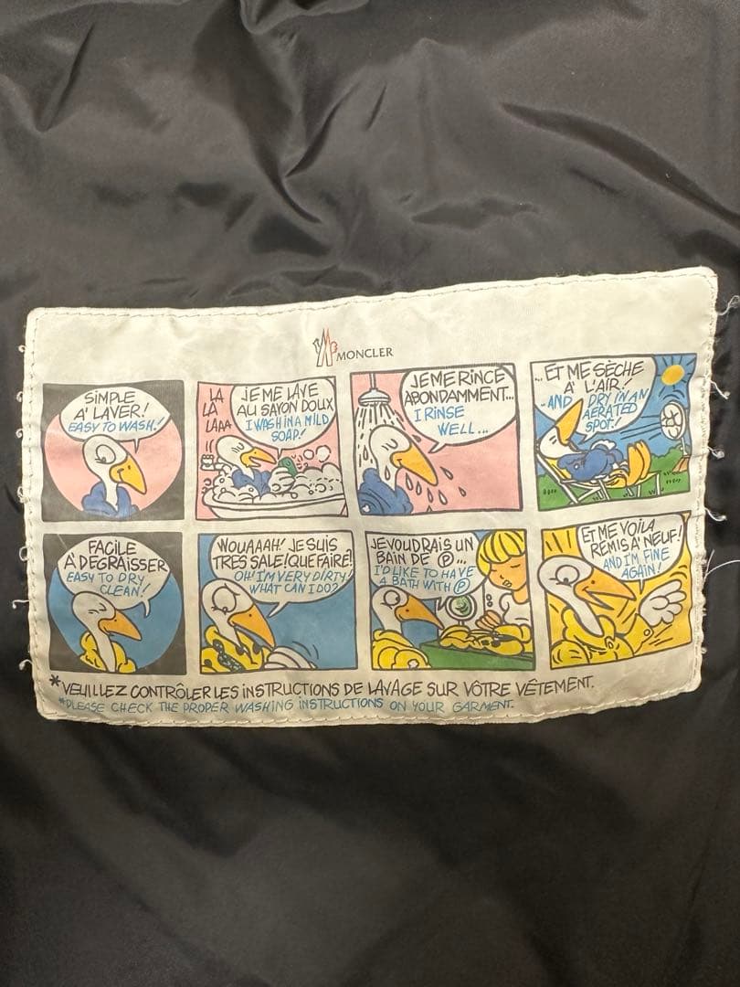 Moncler 黒ダウンジャケット