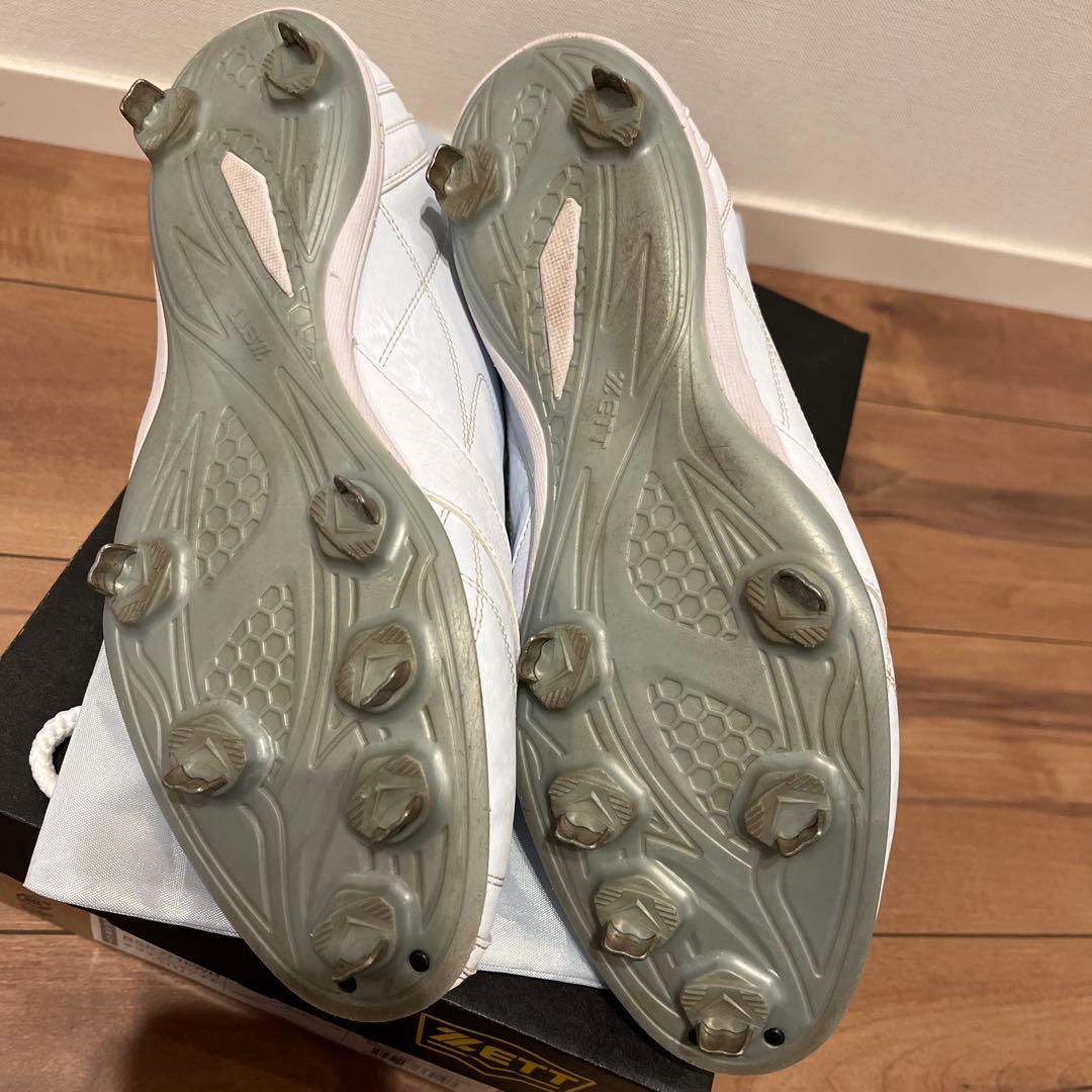 メープル　値引き　ZETT 白　スパイク　28センチ