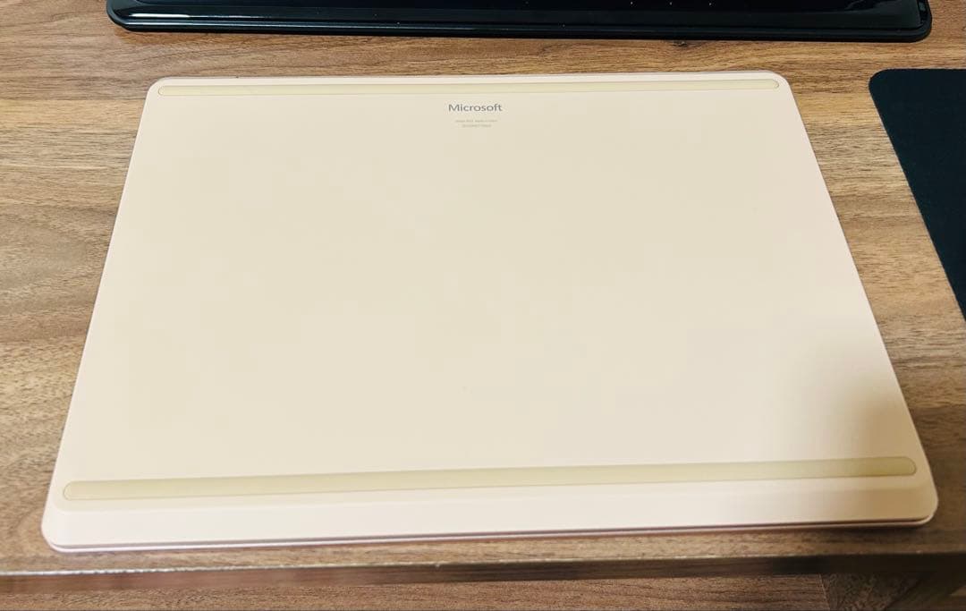 Surface Laptop goサンドストーン メモリ8GB