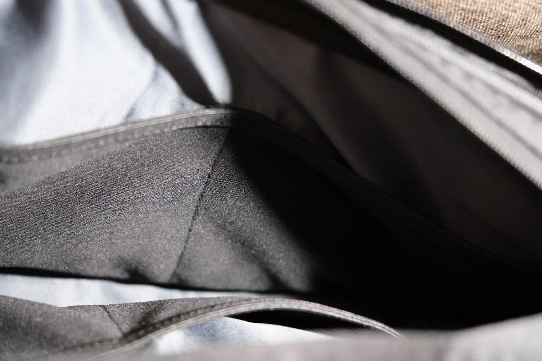 バッグ Radiant R0 Plus Sling Bag NIID