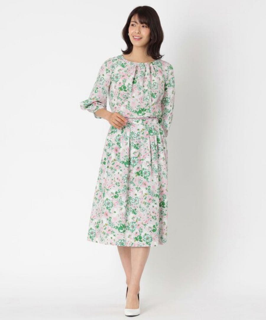 【美品】TO BE CHIC 膝丈スカート&8部袖ブラウス　花柄セットアップ