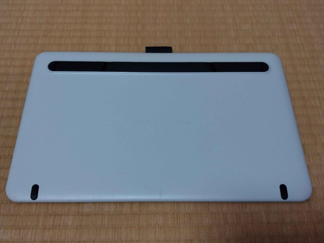 Wacom One DTC133 液晶ペンタブレット 13.3型