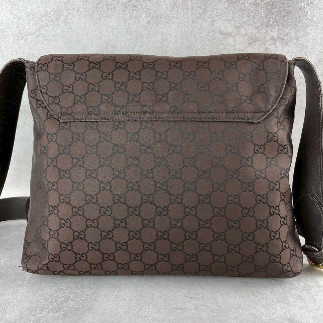 the WAWA様　GUCCI グッチ　メッセンジャーバッグ　GG