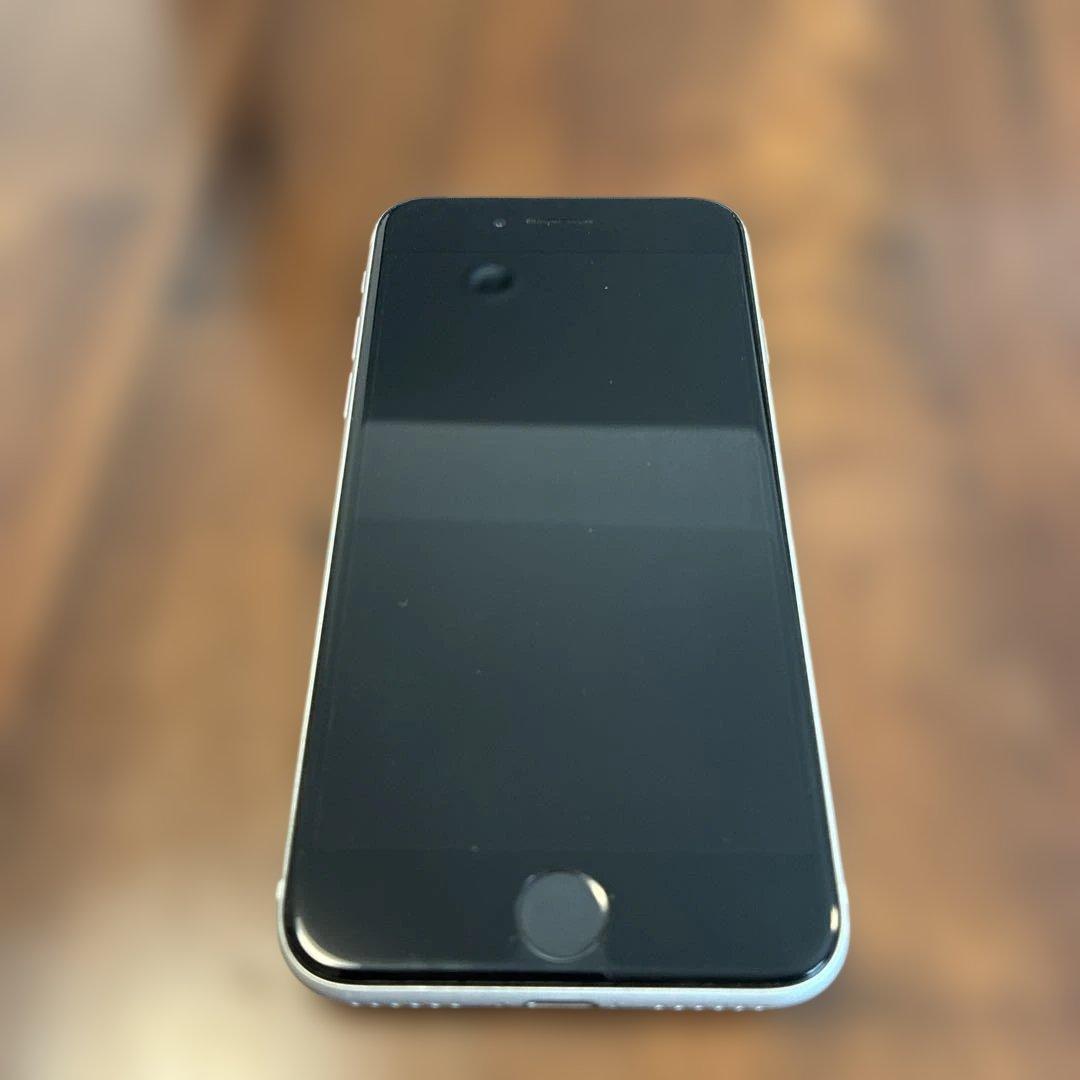 iPhone SE 第二世代　ホワイト 本体