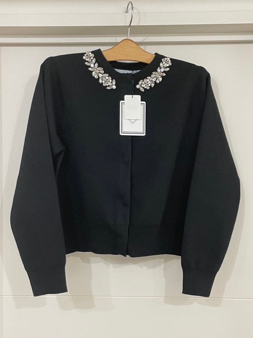 【TIARA】ビジューネックカーディガン