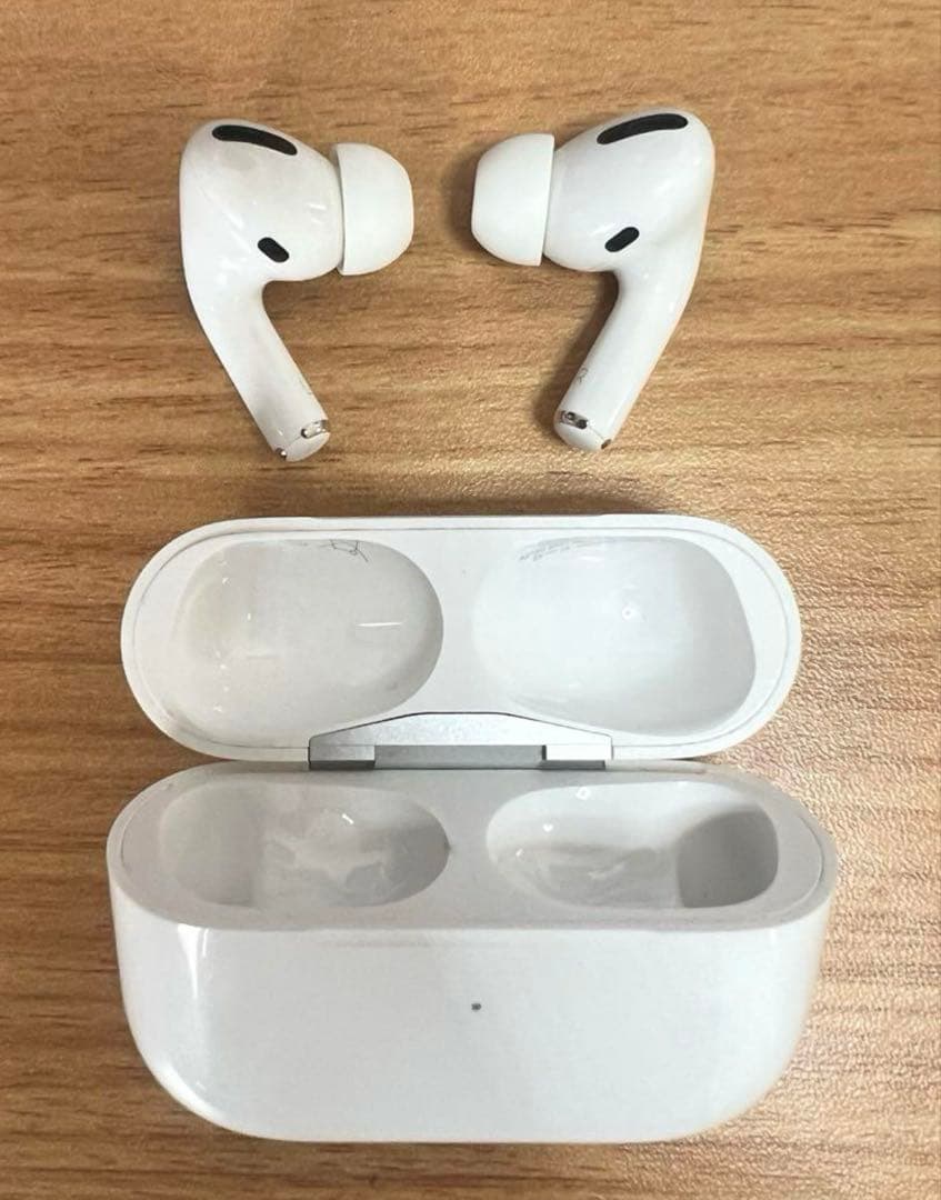 【美品】正規品AirPods Pro 本体 充電ケース付き