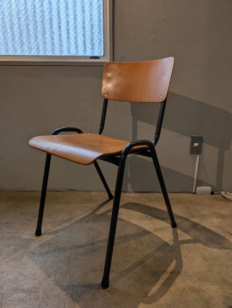 椅子 EQI-56 Stacking chair