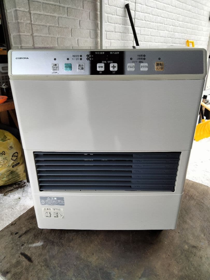札幌発コロナFF温風石油ストーブ！品番「FF‐4212GS」2012年式中古品⑧