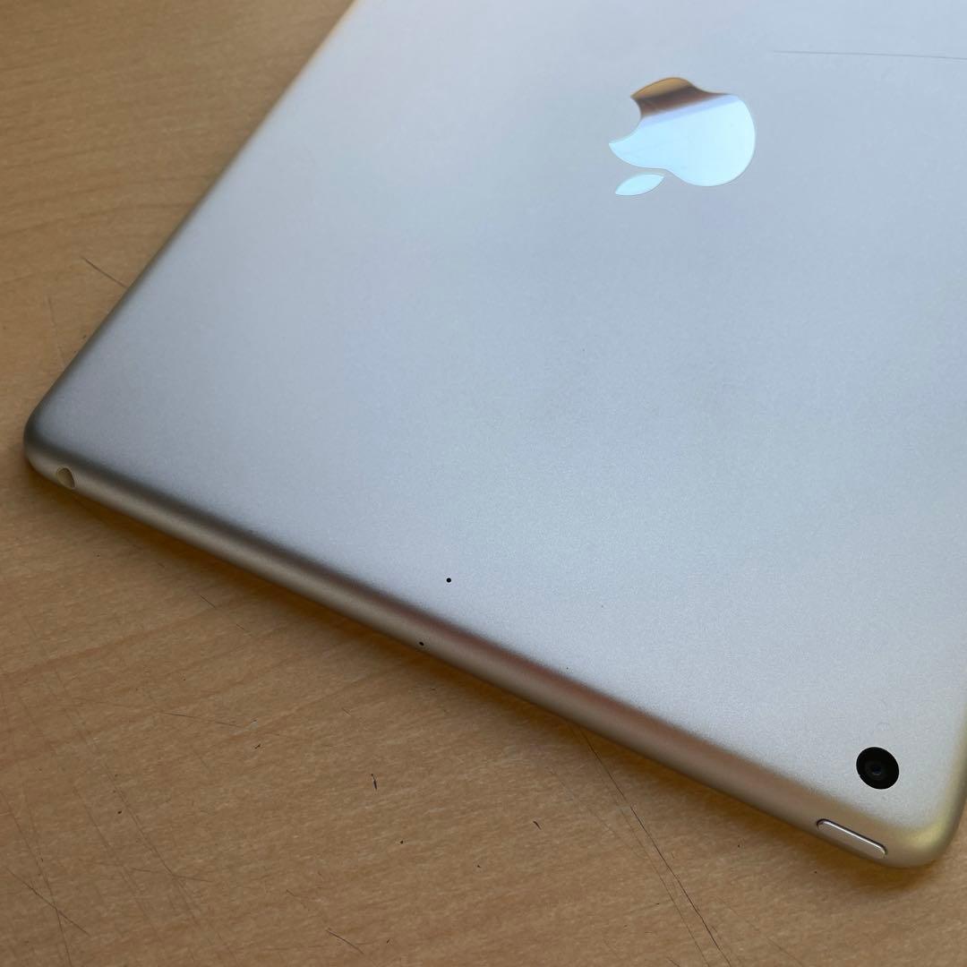 iPad 第6世代　A1893　Wi-Fiモデル　シルバー　32GB 美品　#3