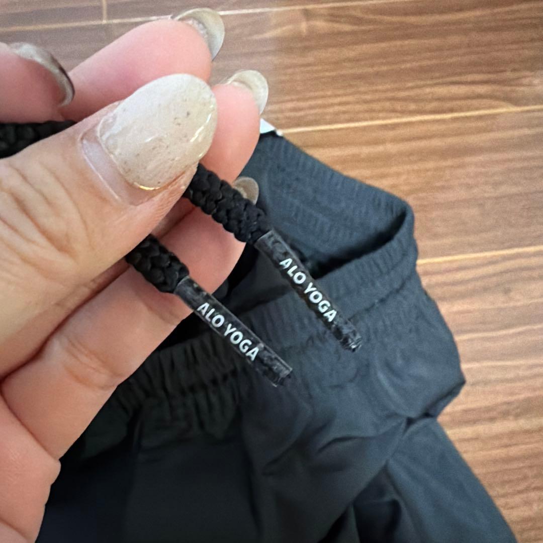 Alo yoga トラックパンツズボン