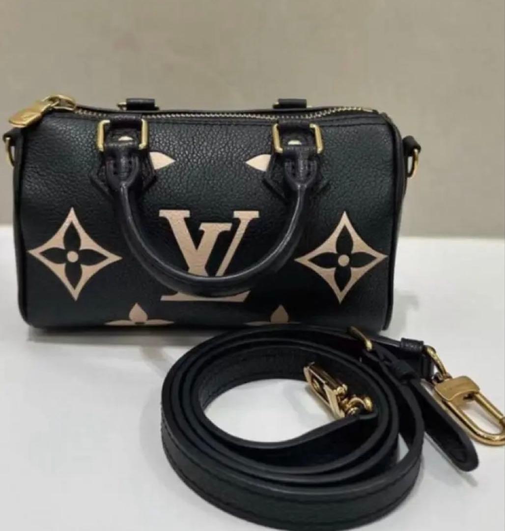 LOUIS VUITTONショルダーバックノベルティ