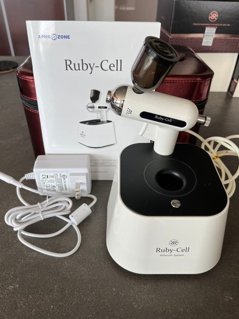 人気の韓国コスメのRuby-Cell エアブラシ&専用ポーチ