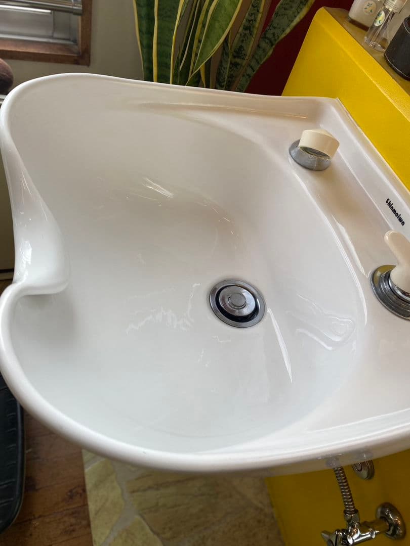 シャンプー台　洗髪台　新明和　マジョリカ　（1台)