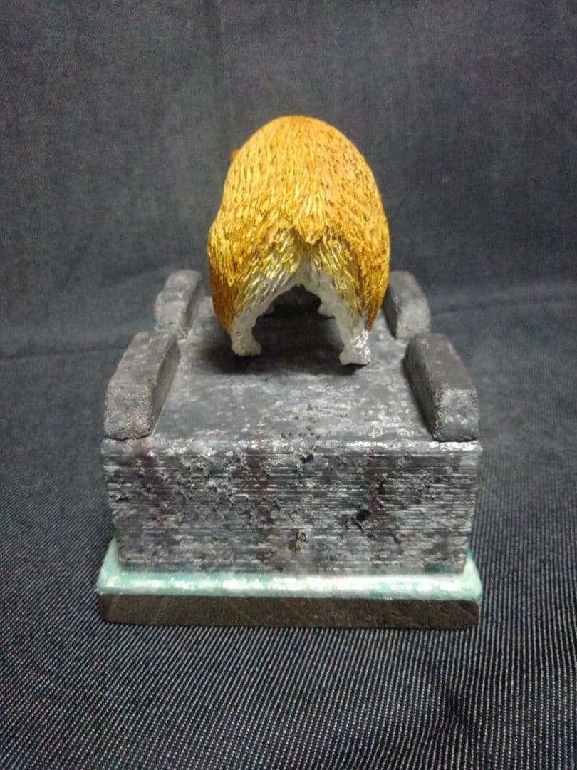 木彫りのコーギー（制作中）