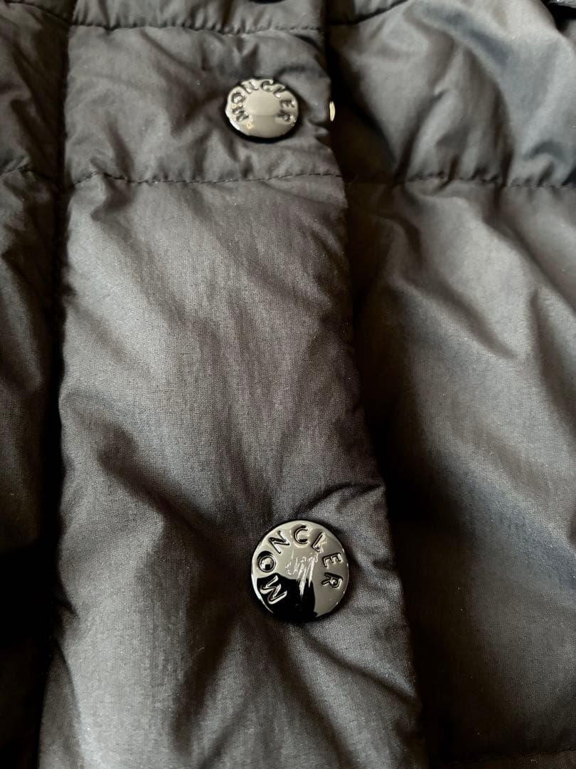 MONCLER モンクレール ショート丈ダウンジャケット 黒