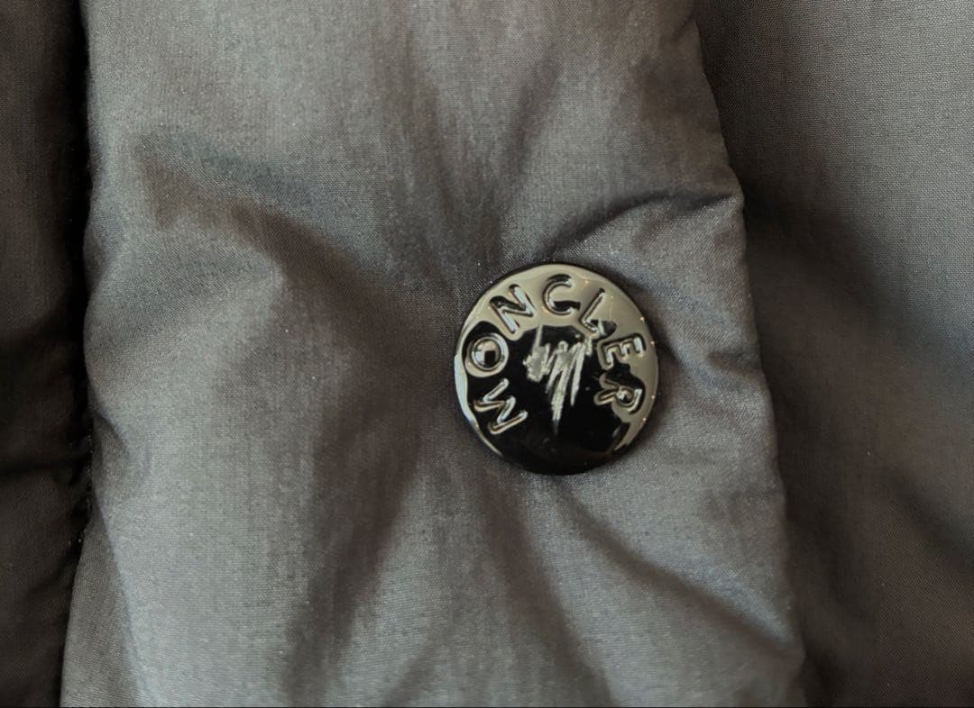 MONCLER モンクレール ショート丈ダウンジャケット 黒