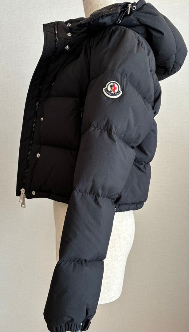 MONCLER モンクレール ショート丈ダウンジャケット 黒