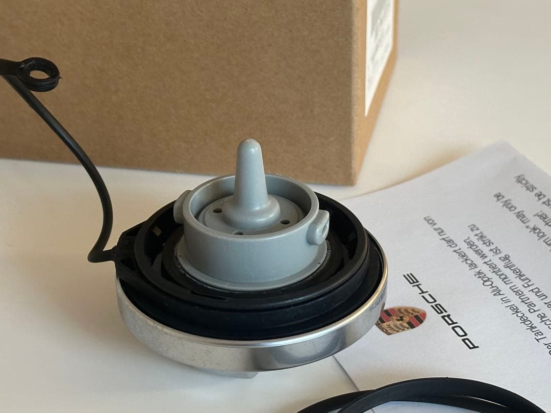 【超美品】Porsche ポルシェ フューエルキャップ アルミルック