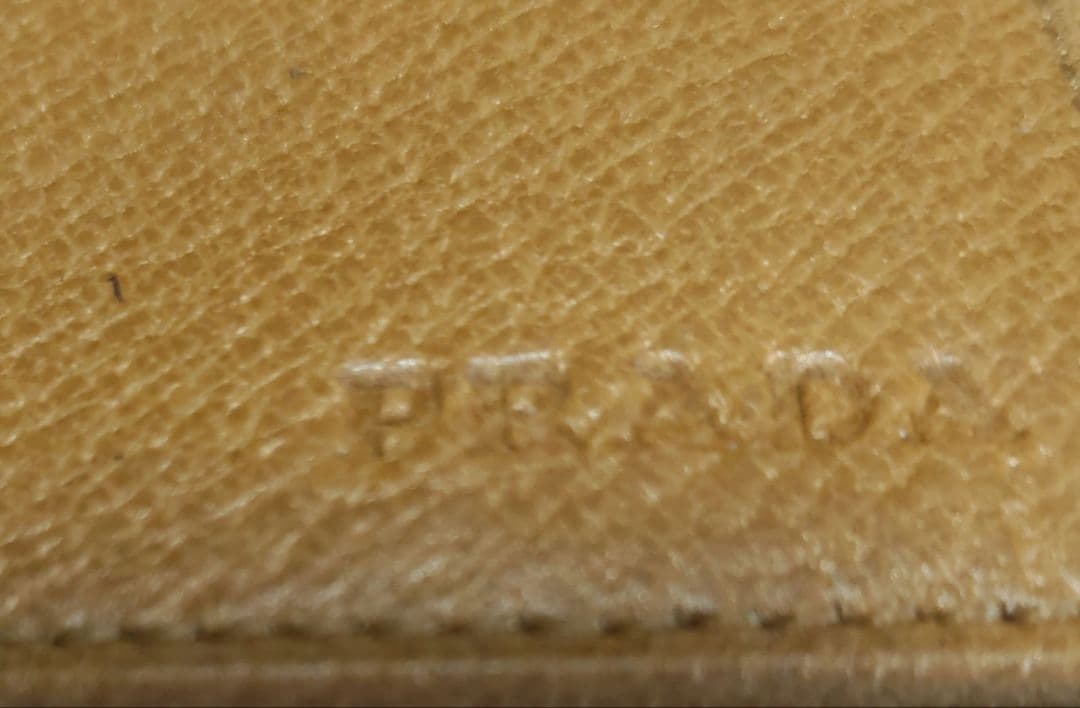 PRADA キャメル レザー 名刺入れ