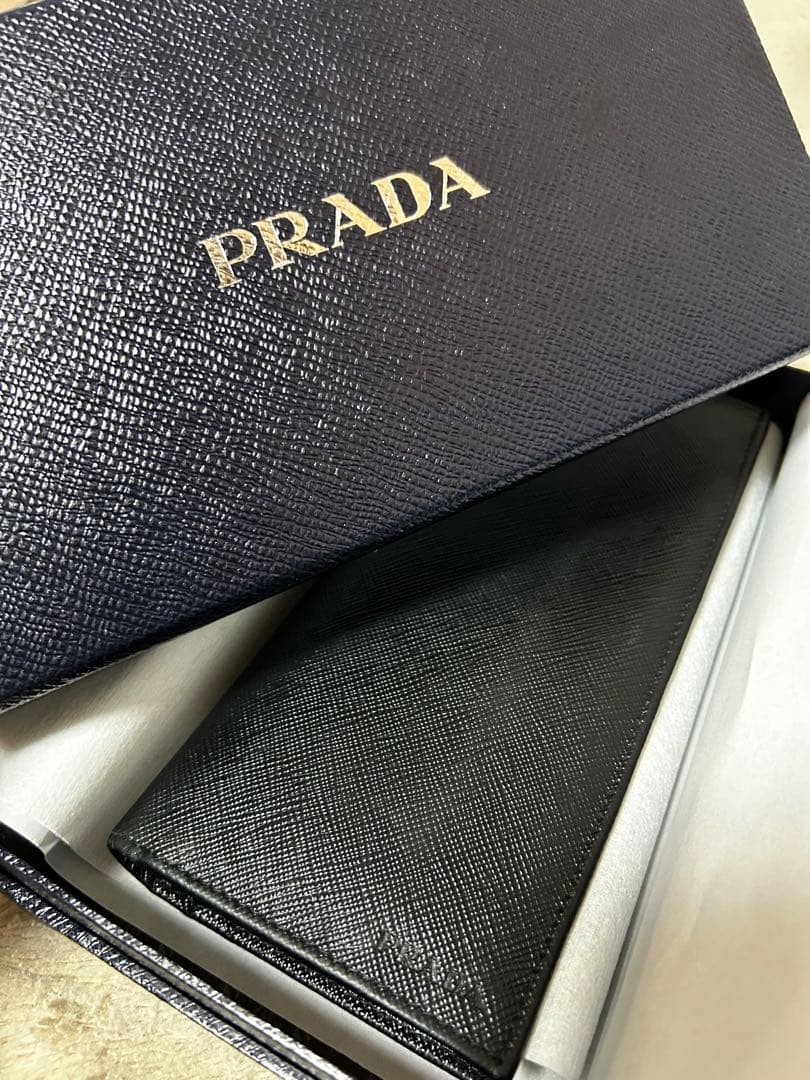 PRADA サフィアーノ ブラック レザー 長財布