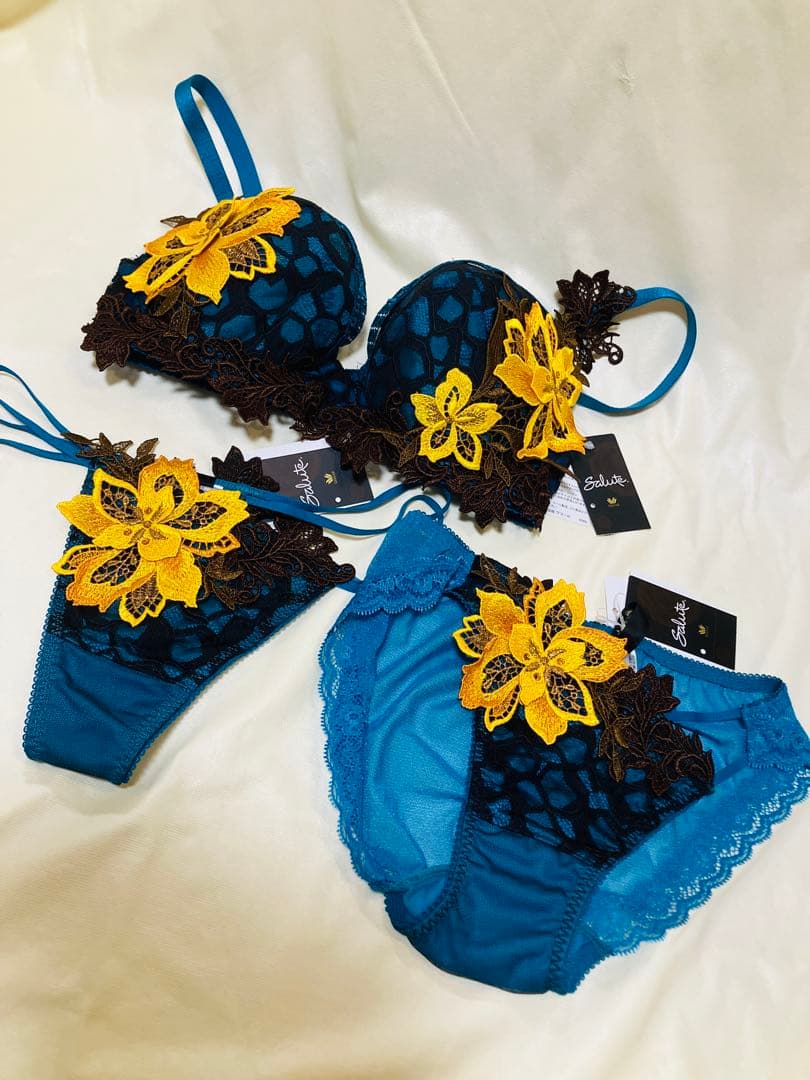 サルート 44グループ ケニア 3点セット F70/M 新品タグ付